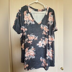 Floral print top only worn a couple times. Size 2x.